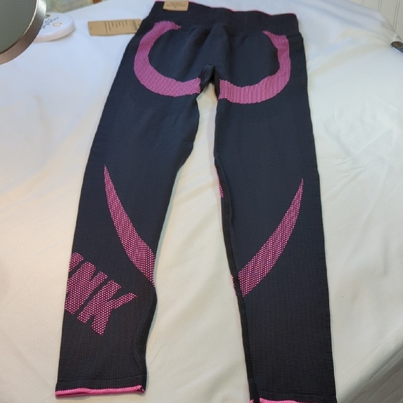Victoria's Secret Black and Pink Yoga Pants, New With Tags!!! Amazing Butt!!!! - Picture 7 of 11